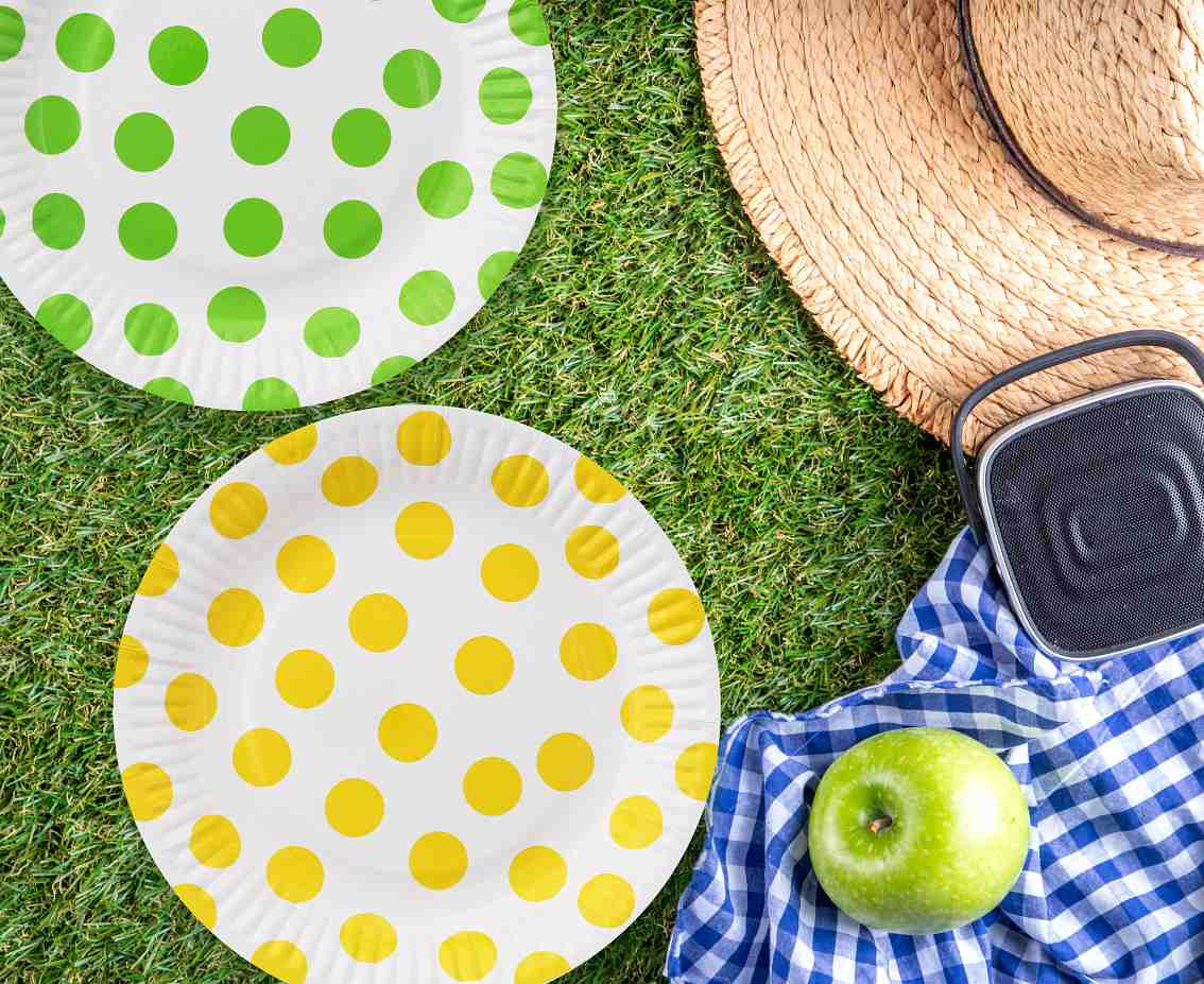 Paper plate "Polka dot yellow",18 cm 6 pcs